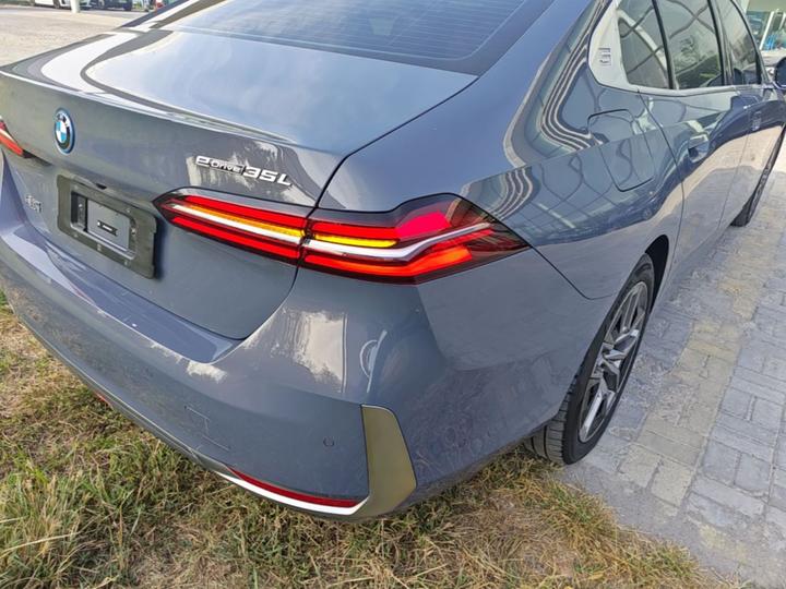 i5 2024 eDrive 35L Exclusive M Sport Package photo 7