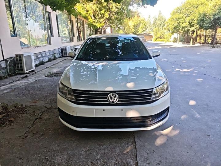 Lavida 2017 1.6L AT photo 2