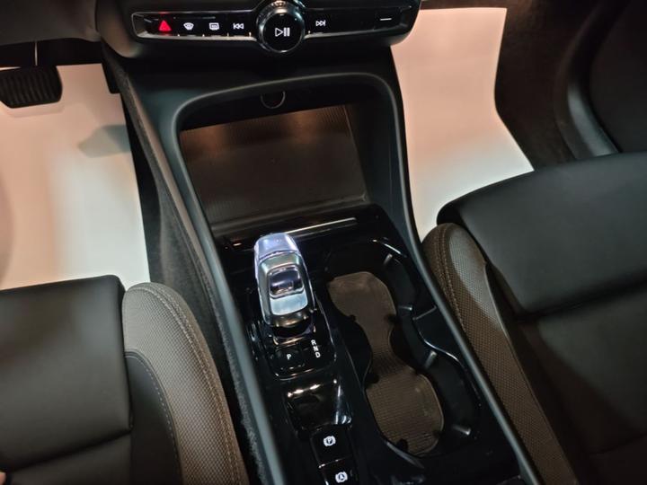 XC40 2024 B3 Luxury photo 4