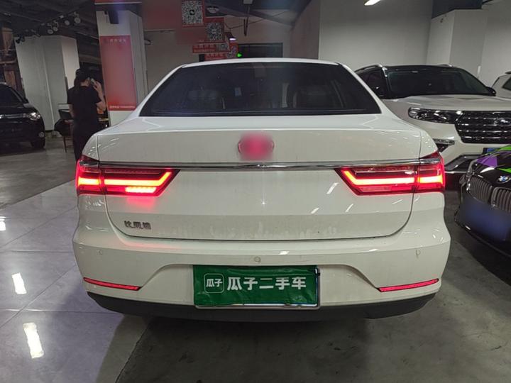 Qin 2019 1.5L AT Luxury photo 3