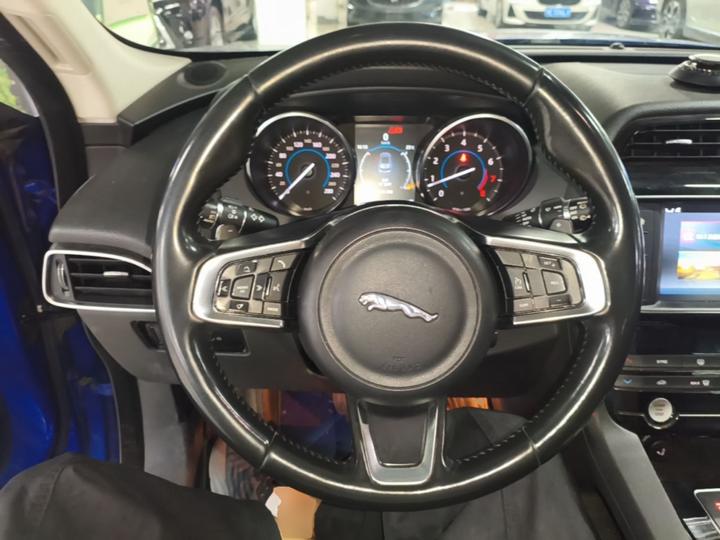 F-PACE 2018 2.0T AWD Exclusive photo 6