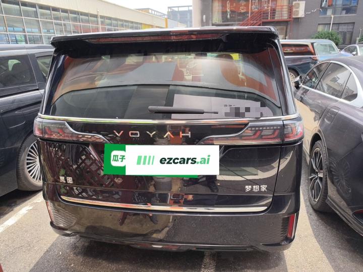 Voyah Dreamer 2025 PHEV AWD Flagship photo 3