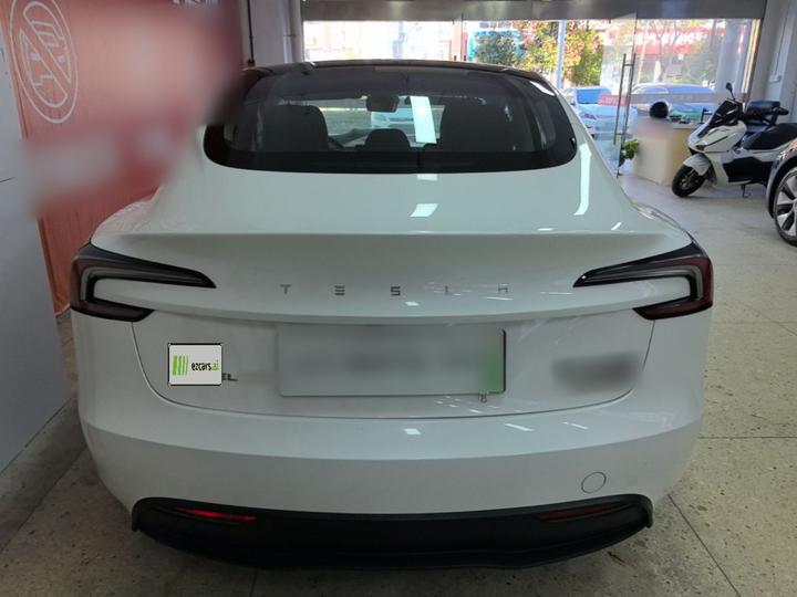 Model 3 2023 Long Range AWD photo 3
