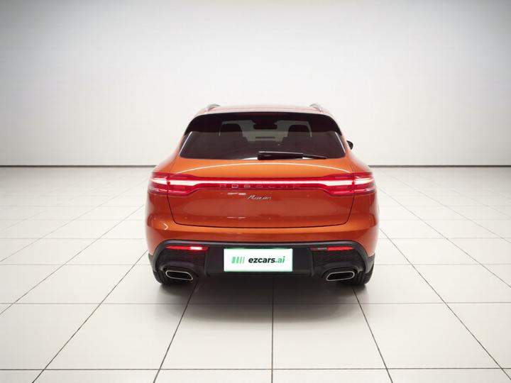 2022 Macan 2.0T photo 3