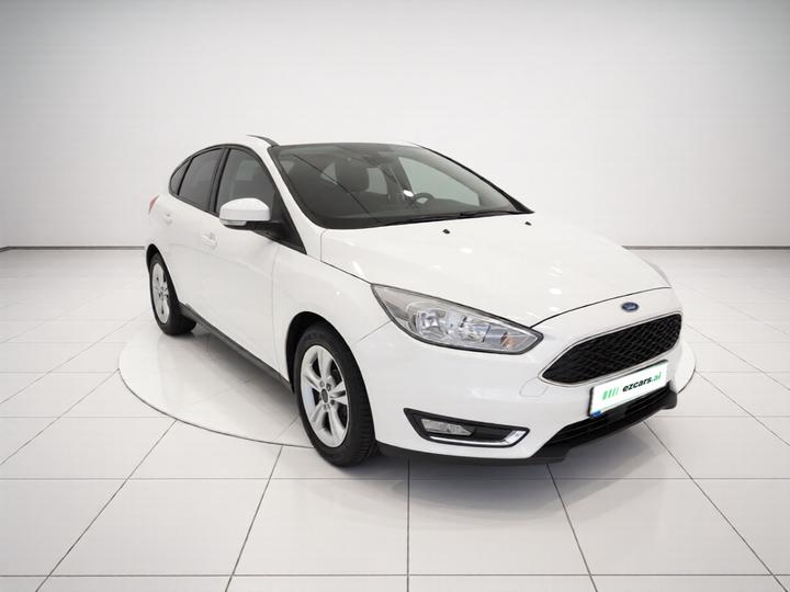 Focus 2015 Hatchback 1.6L AT Comfort photo 3