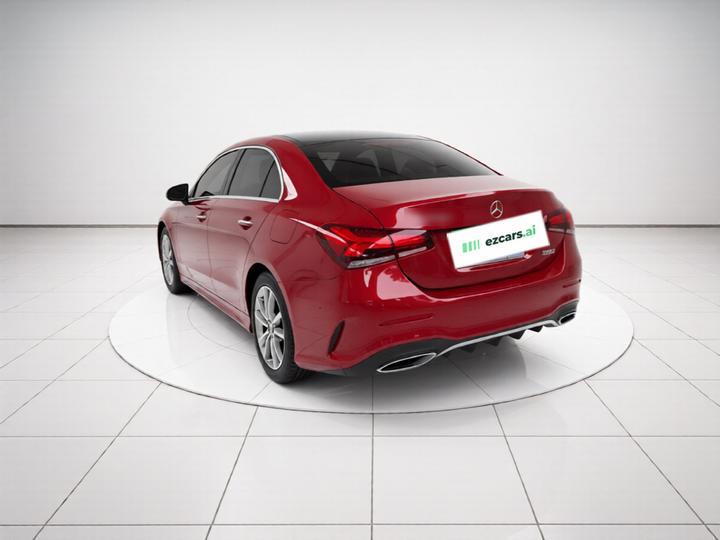 A-Class Mercedes-Benz A200L 1.3 5-Seater photo 4