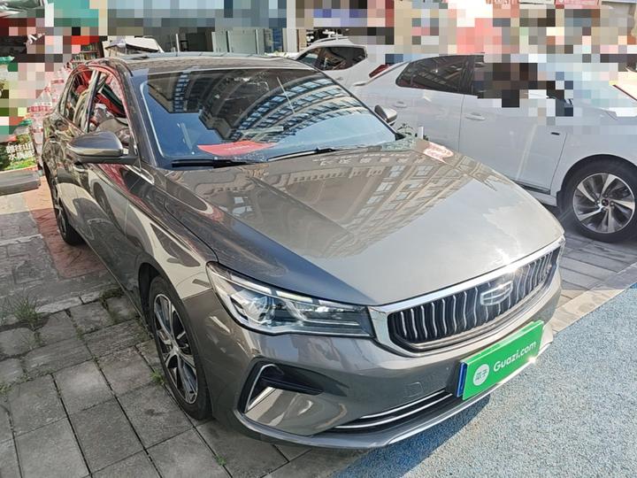 Emgrand 2022 4 1.5L CVT Premium photo 3