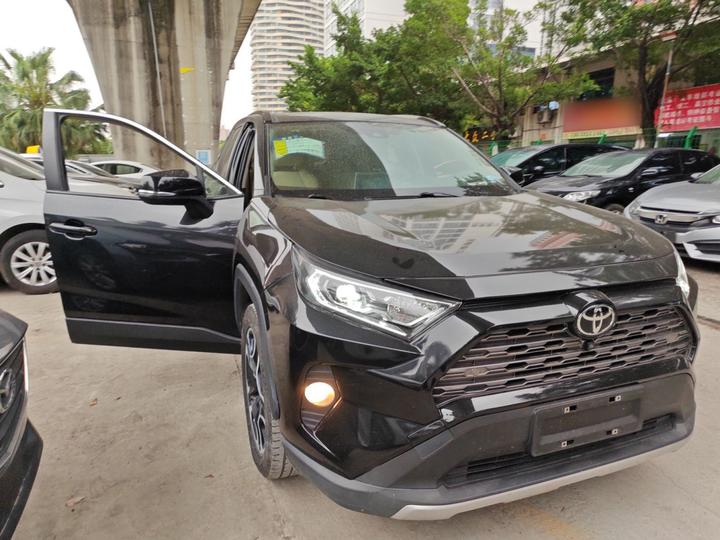RAV4 2020 2.0L CVT AWD Premium photo 3