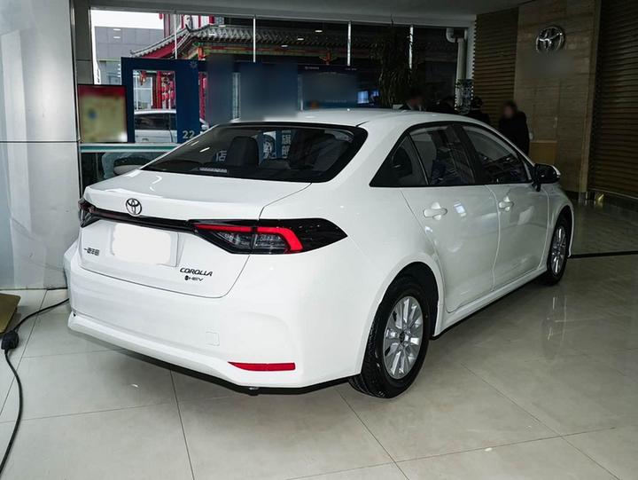 Corolla 2026 1.8L Hybrid photo 2