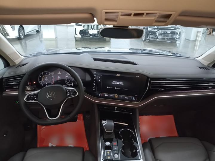 Touareg 2022 3.0TSI Sport Package photo 5
