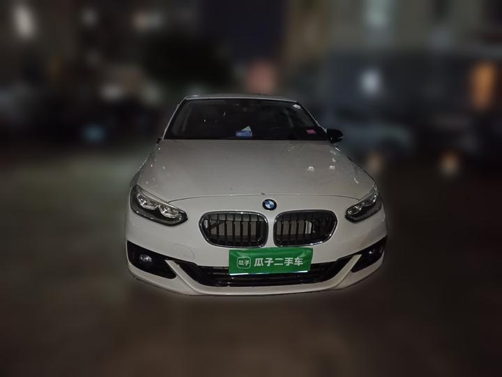 1 Series 2018 118i Sport photo 2