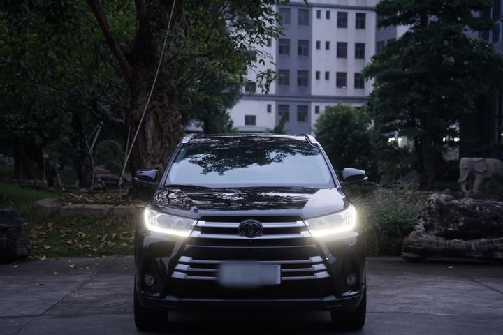 Highlander 2018 2.0T AWD Luxury 7-Seater China VI photo 2