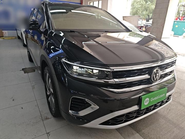 2021 380TSI AWD Luxury Pro photo 3