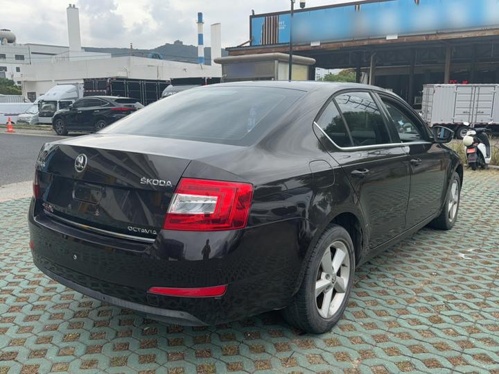 Octavia 2015 1.6L AT photo 4