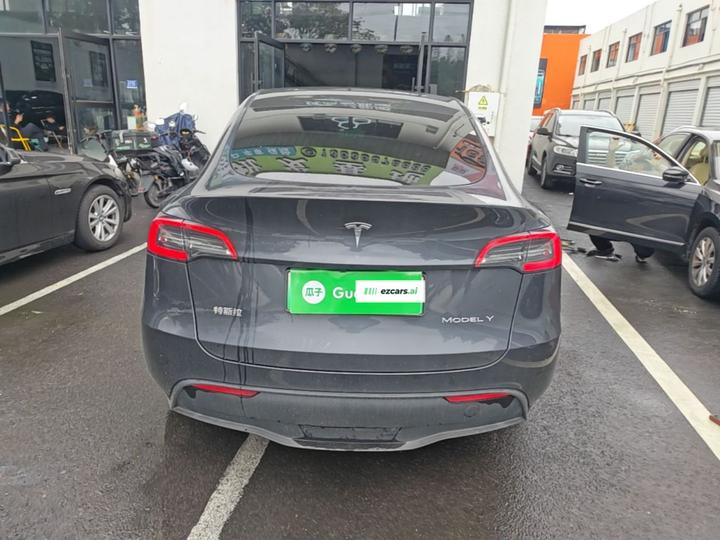 Model Y 2024 RWD photo 3