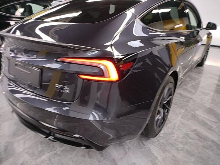 Model 3 2024 Performance AWD photo 7