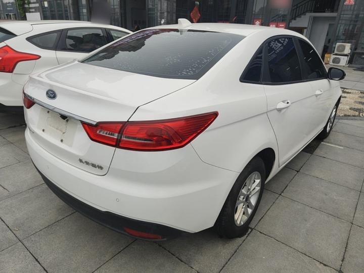 Escort 2019 Facelift 1.5L AT China VI photo 4