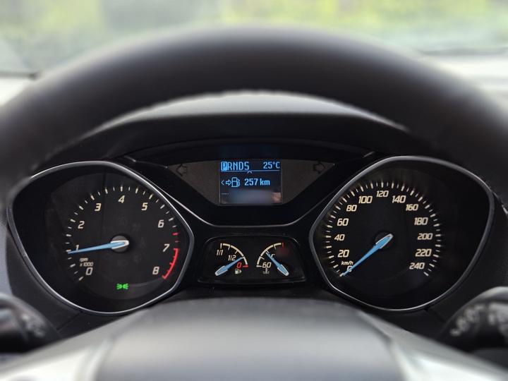 Focus 2012 Hatchback 1.6L AT photo 4