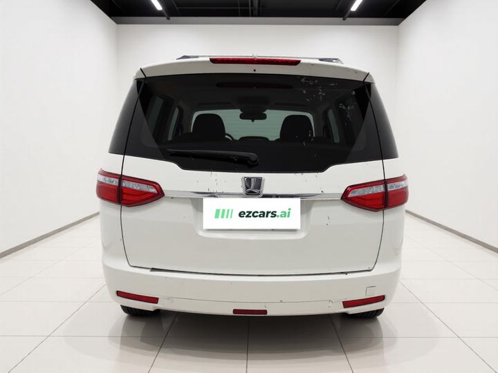 Luxgen 7 MPV 2016 2.0T Luxury photo 3