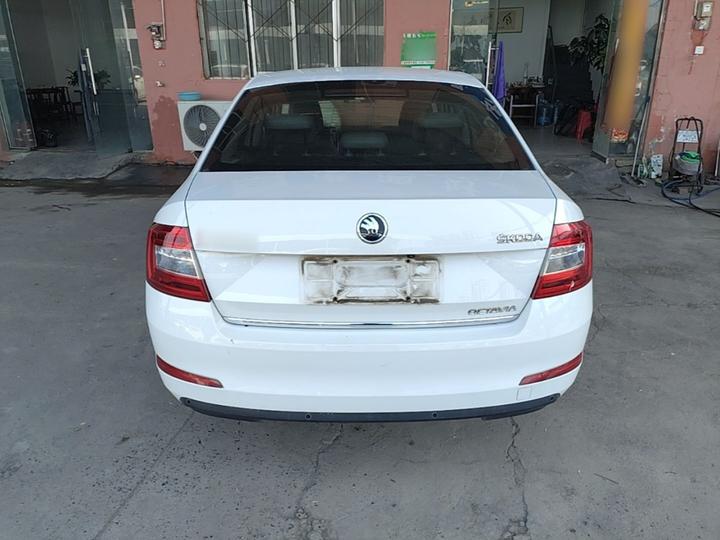 Octavia 2015 1.6L AT photo 3