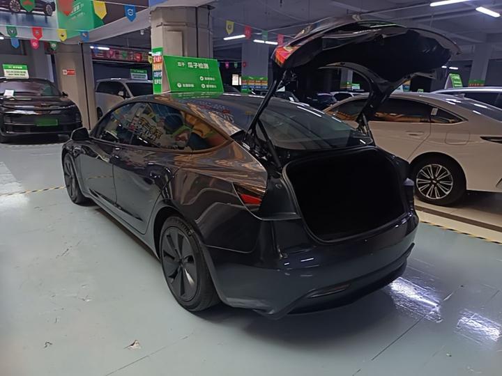 Model 3 2023 RWD photo 4