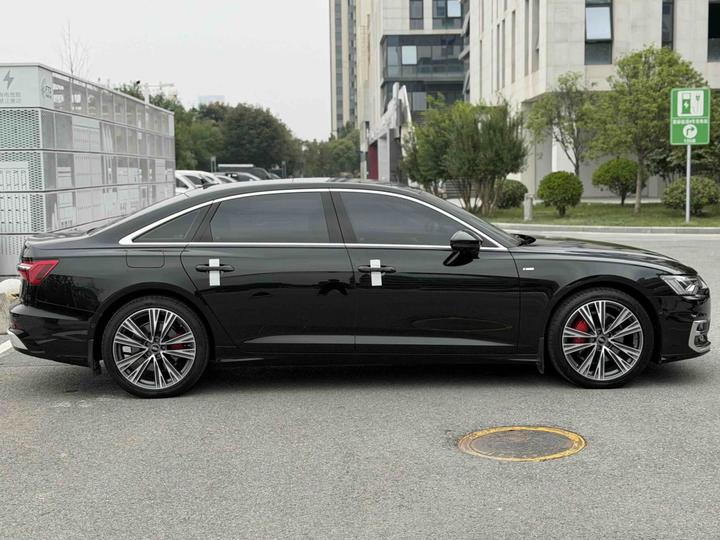 A6L 2025 45 TFSI quattro Dynamic photo 4