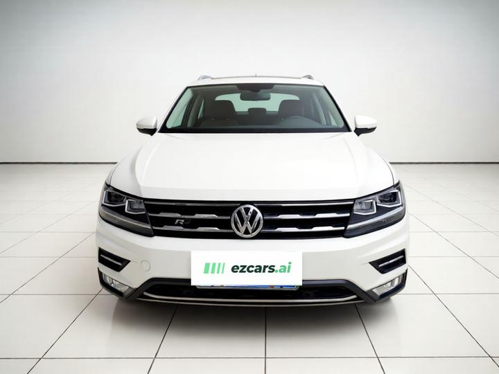 Tiguan L 2017 330TSI AT RWD Luxury photo 2
