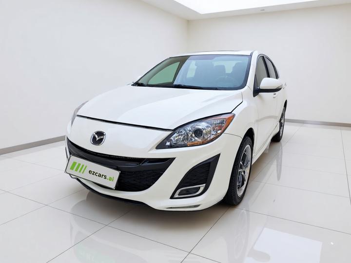 3 2011 Sedan 2.0L AT Luxury