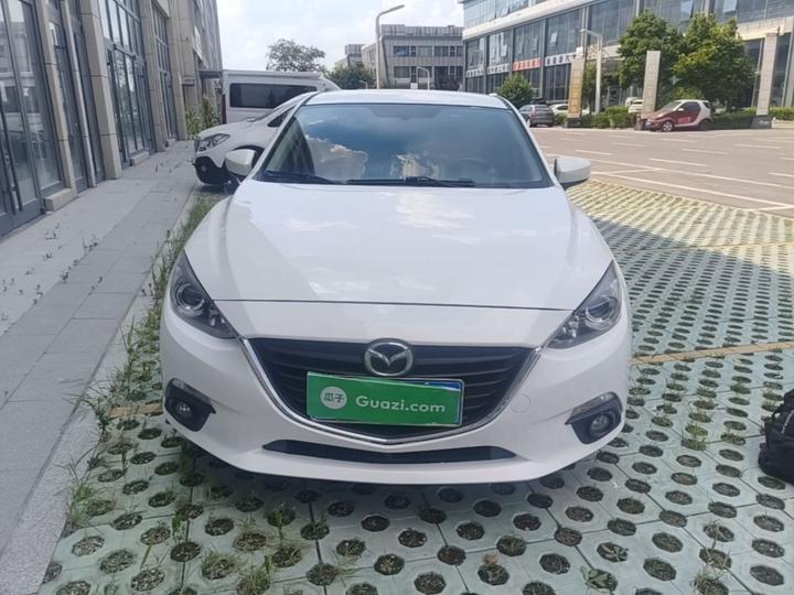 3 Axela 2016 Sedan 1.5L MT Comfort photo 2
