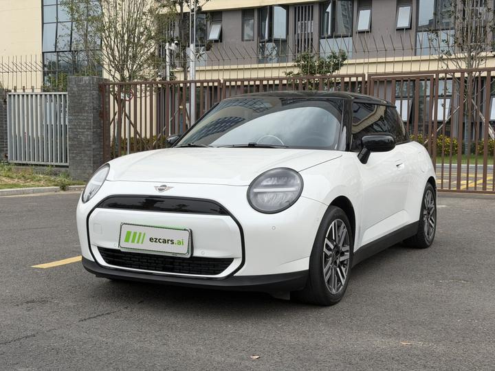 MINI COOPER 2025 Facelift 466km COOPER E Classic