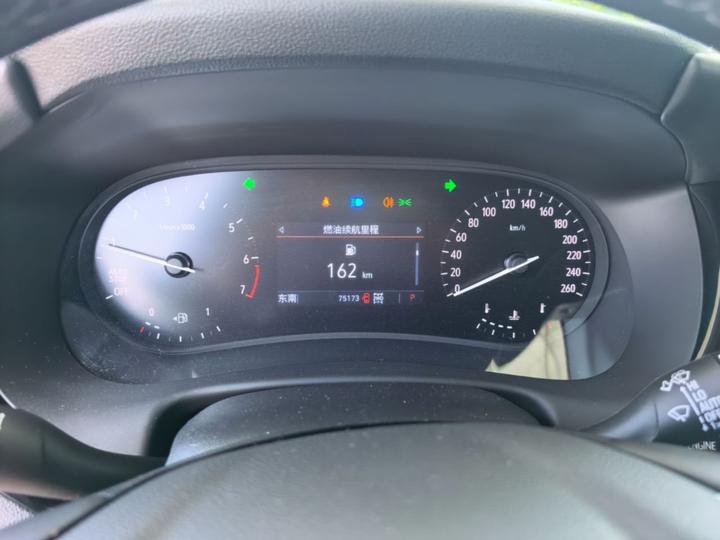 2022 652T AWD Premium 7-Seater photo 8