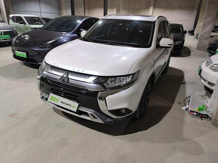 Outlander 2019 2.0L RWD Enjoy 5-Seater China V