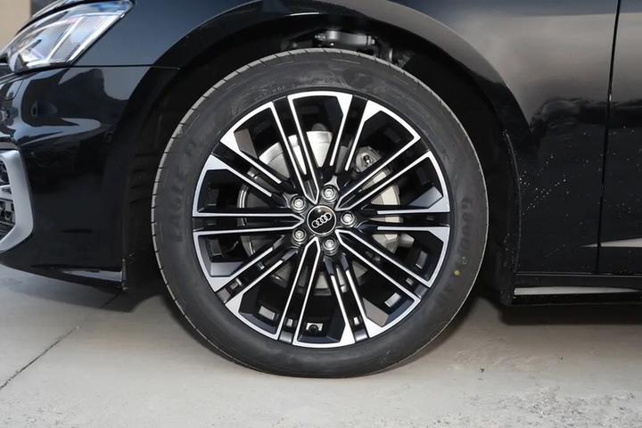 A6 40TFSI Luxury Dynamic photo 6