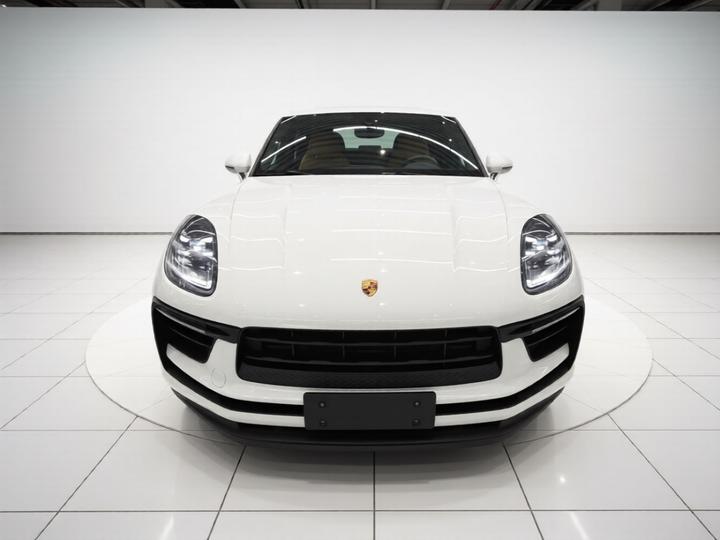 2023 Macan 2.0T photo 2