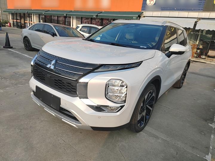 Outlander 2023 1.5T CVT AWD Exclusive 5-Seater