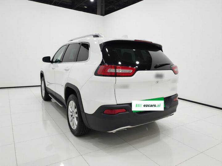 Cherokee 2017 2.4L Leading Smart photo 4