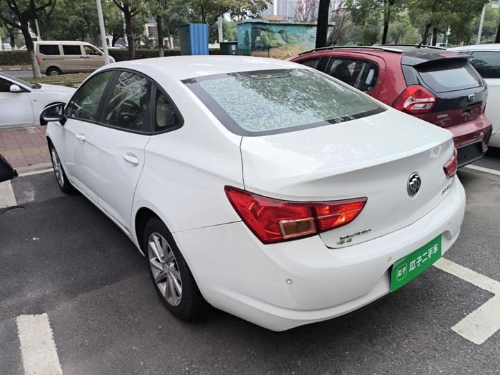 Verano 2015 Sedan 15S AT Progressive photo 4