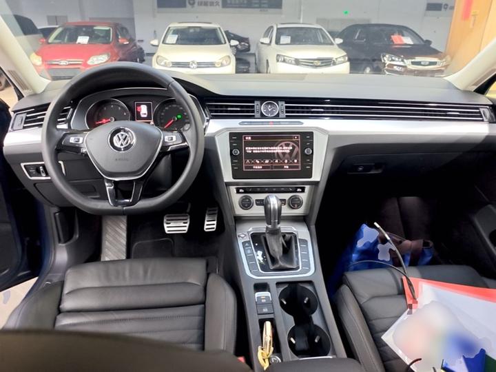 2018 380TSI RWD photo 5