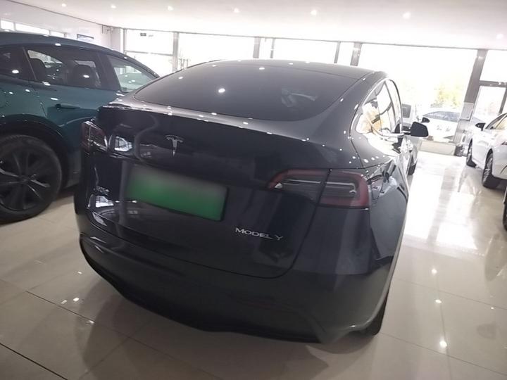 Model Y 2024 RWD photo 6