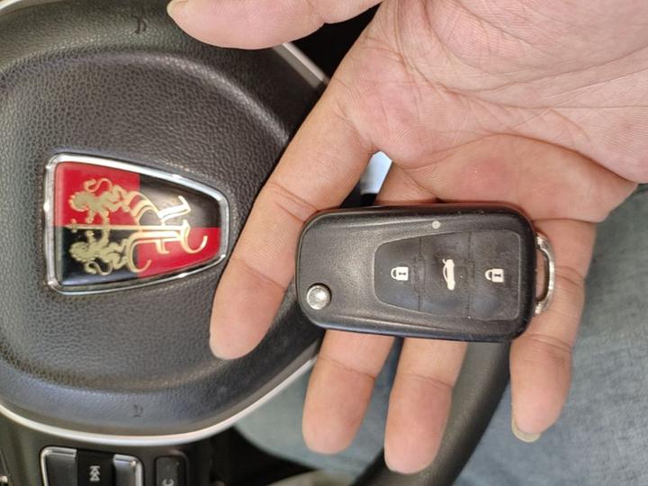 360 2018 PLUS 1.5L AT Exclusive photo 8