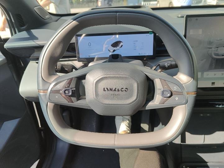 Z20 2025 530km RWD Max photo 6