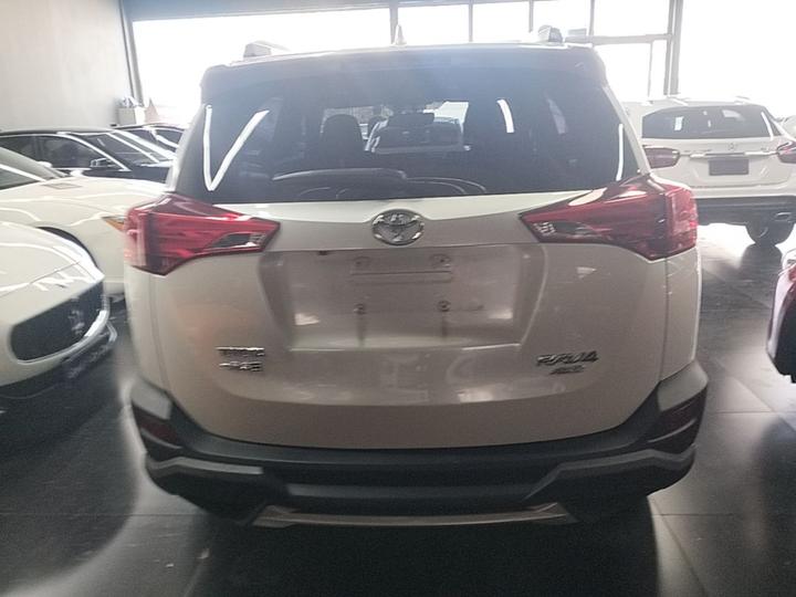 RAV4 2015 2.0L CVT AWD photo 3