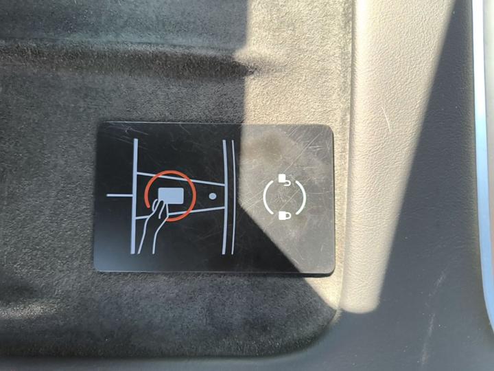 Model Y 2023 RWD photo 8