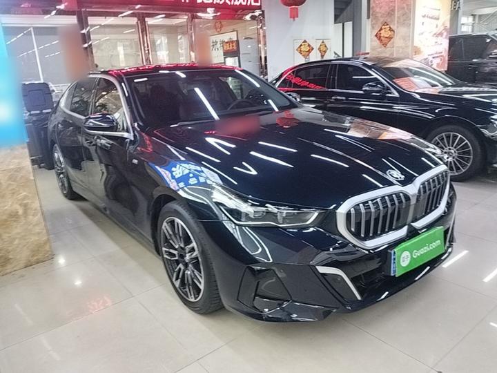 5 Series 2024 530Li Leading M Sport Package photo 3