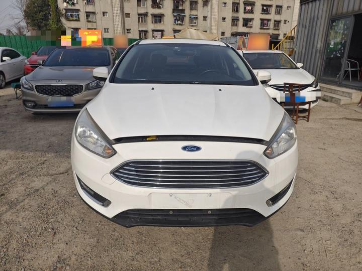 Focus 2015 Sedan EcoBoost 180 AT Elite photo 2