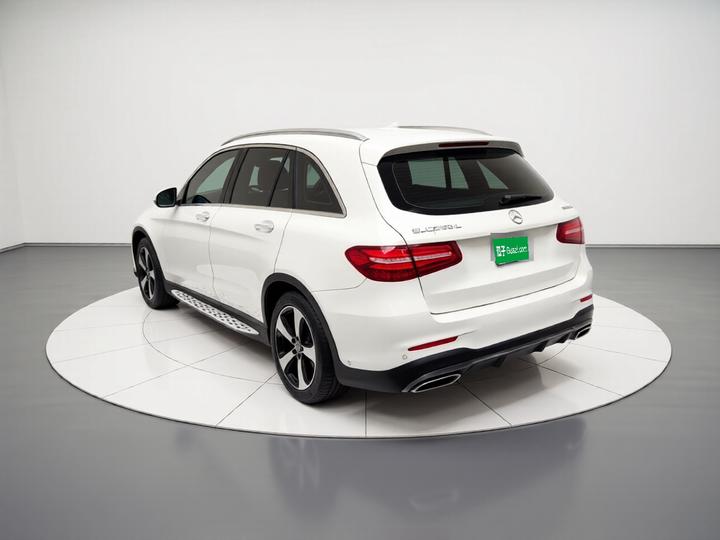 GLC 2019 Facelift GLC 260 L 4MATIC Luxury photo 4