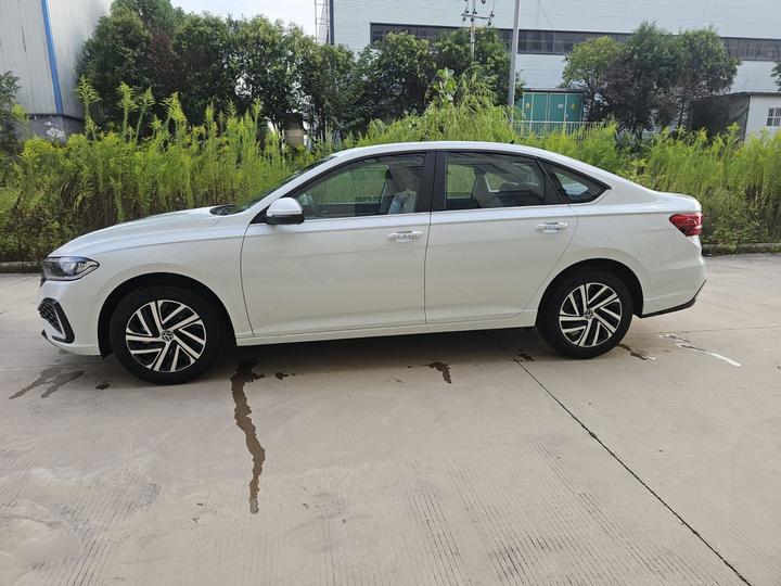 Lavida 2026 1.5L AT photo 5