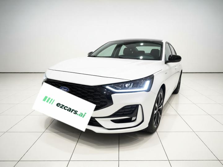 Focus 2022 Sedan EcoBoost 180 AT ST Line