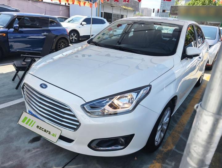Escort 2015 1.5L AT Fashion