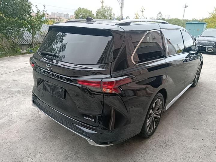 Granvia 2023 2.5L Hybrid Premium PLUS photo 4